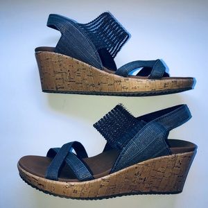 SKECHERS Women’s Beverlee Smitten Kitten Luxe Foam Blue Sandals Size: 7